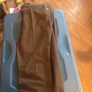 Cropped army green leggings