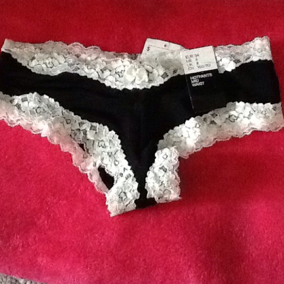 H&M hot pants mid waist size 4