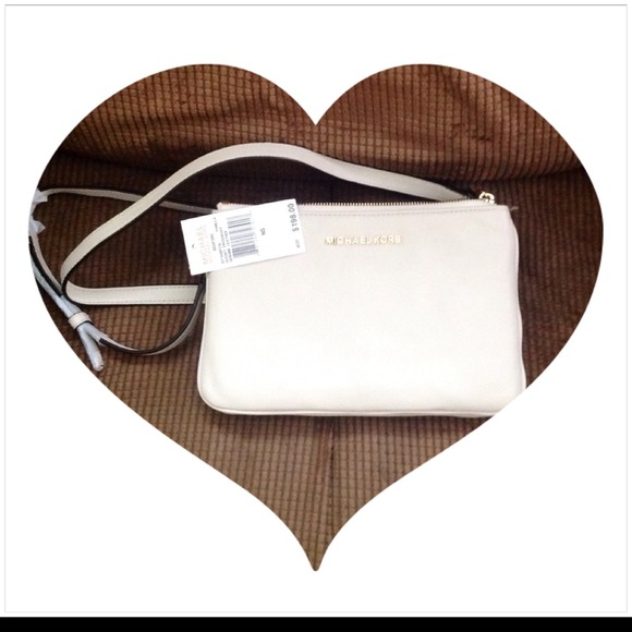 On Hold 4 @mhumph1102 Michael Kors crossbody!