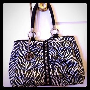 🔸MUST HAVE 🔸 ZEBRA HANDBAG