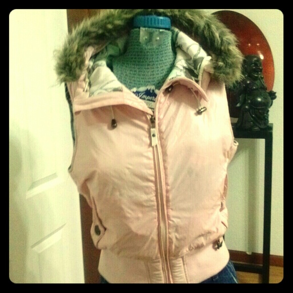 Like new baby pink snowboarding vest! Super soft! - Picture 1 of 4