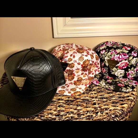 Snapbacks - Picture 3 of 3