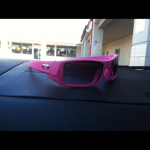 Pink Oakley sunglasses w/ case &cloth
