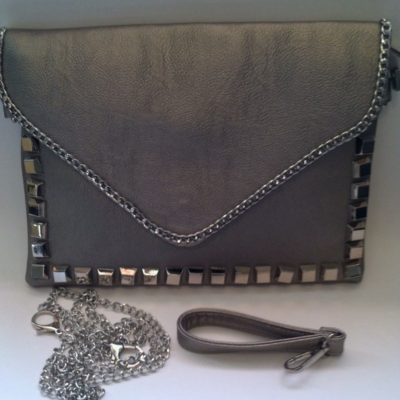 Silver Clutch - Picture 2 of 3