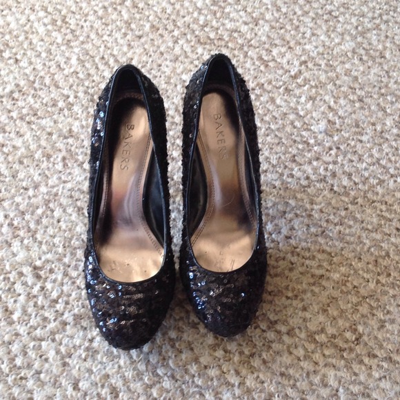 Black sequin high hill shoes