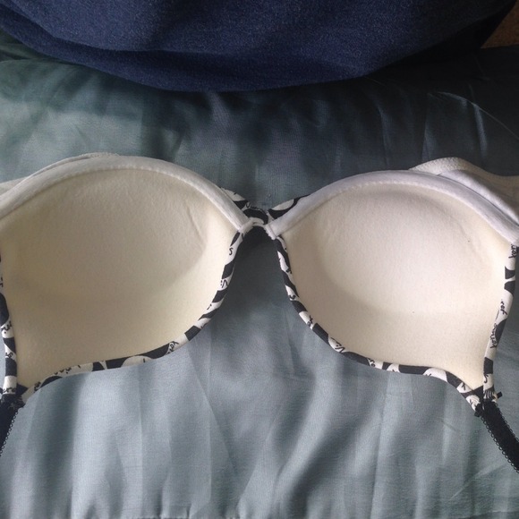 ❌SOLD❌ Victoria's secret bra 34B - Picture 2 of 4