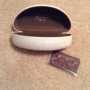 AUTHENTIC COACH SUNGLASSES CASE W/ CLEANING CLOTH