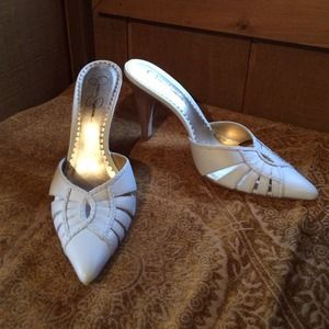 Jessica Simpson winter white slide on heel