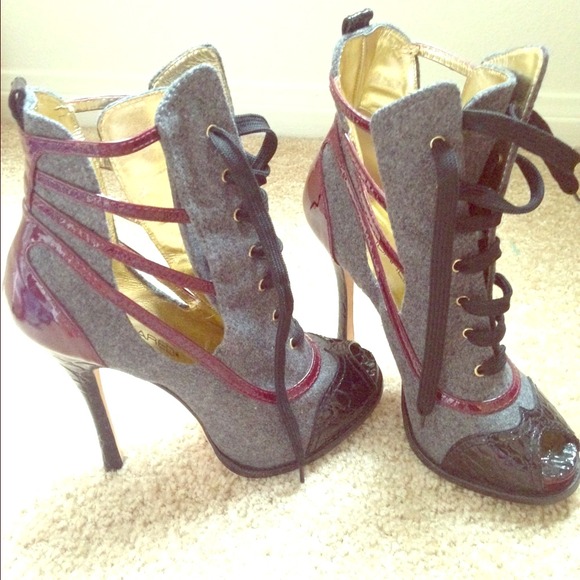 *****Reduced*****DSquared Open To Lace up Bootie