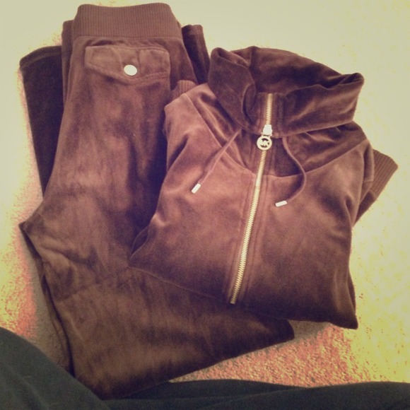 Michael Kors velour sweatsuit 🚫NO TRADES🚫