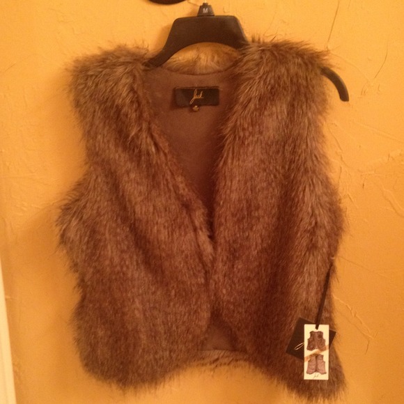 BB Dakota Fur Vest