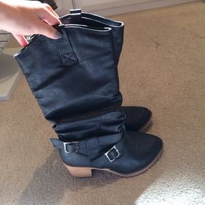 Black heeled boots