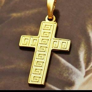 Sales....BNWOT <>< 9K Vintage Cross Pendant