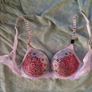 Victoria's Secret fashion show exclusive bra💕💕