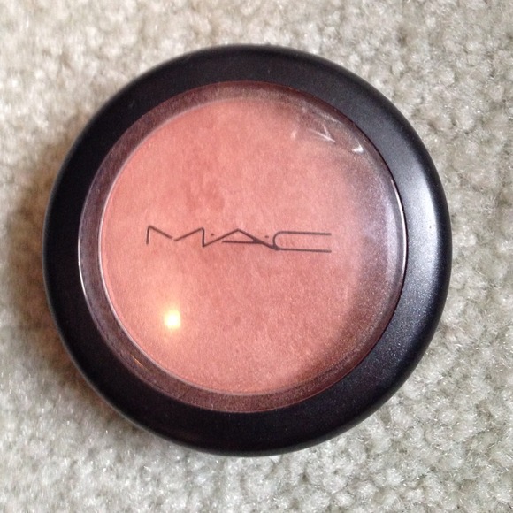MAC blush
