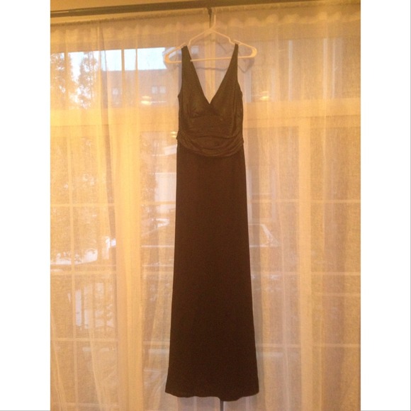 Classic Black Gown - Picture 4 of 4