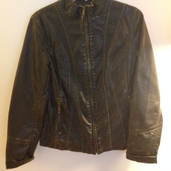 TO BE DONATED - Picture 1 of 4