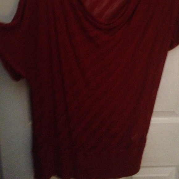 Sweater / Top - Picture 4 of 4