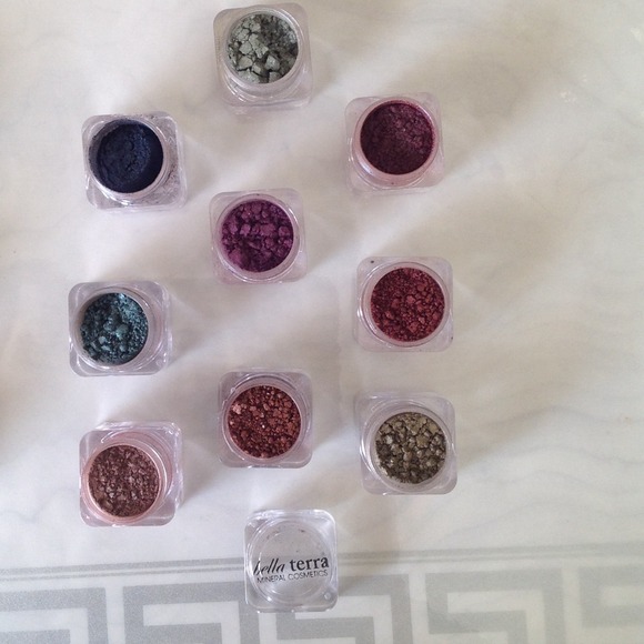 Bella terra mineral cosmetics NWOT - Picture 3 of 4