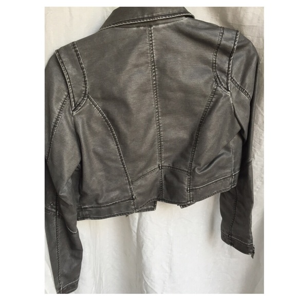 TO BE DONATED - Picture 2 of 4