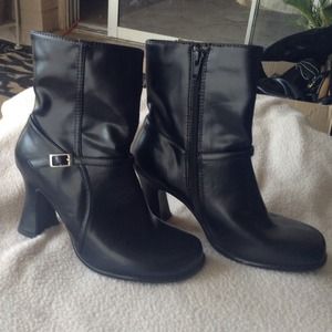 Black Boots w/ Silver Accent Buckle