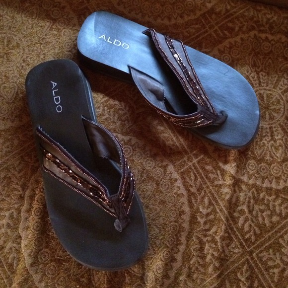 BUNDLE Aldo brown sparkly flip flops