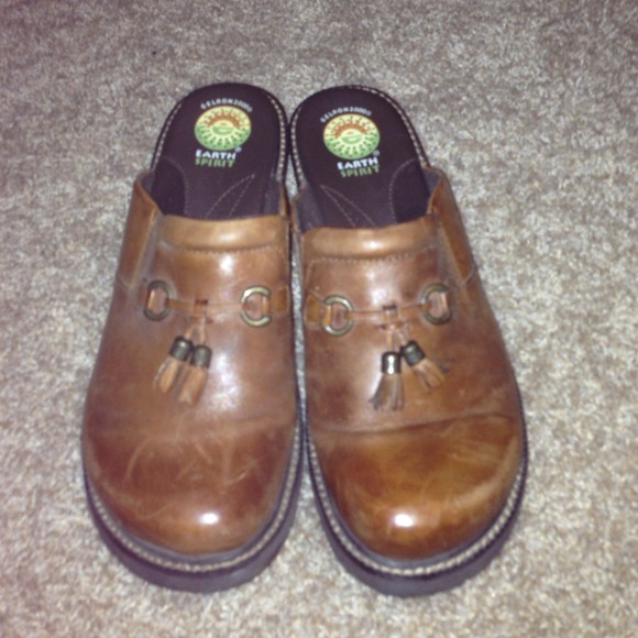 Leather mules