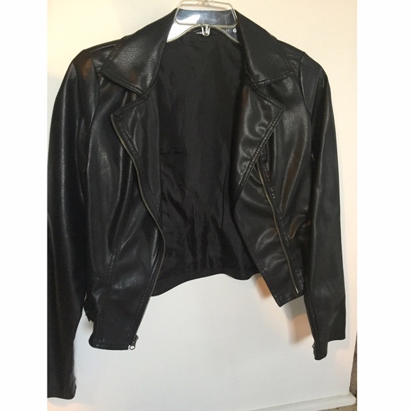 TO BE DONATED - Picture 1 of 4