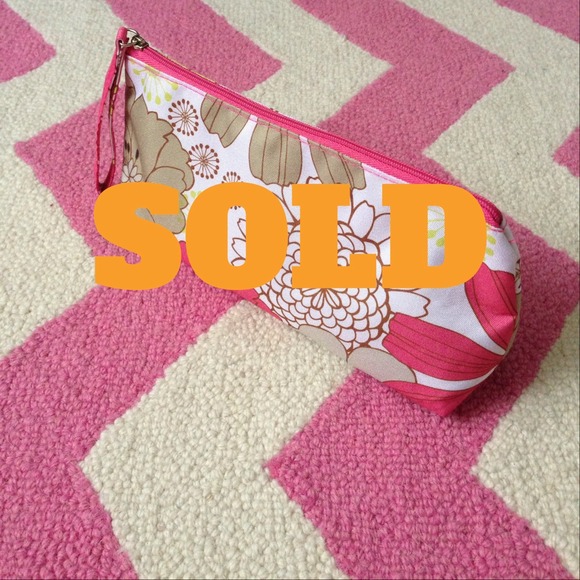 🚫SOLD🚫Cute Clinique Bag