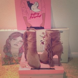 🚧SOLD⚠️New Jeffrey Campbell TARO-fringe