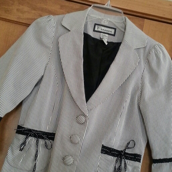 REDUCED! Adorable pinstripe blazer