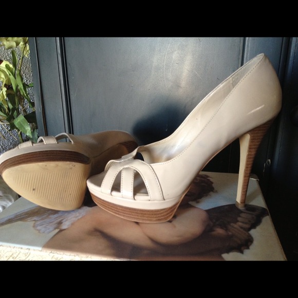 Sold - Picture 3 of 3