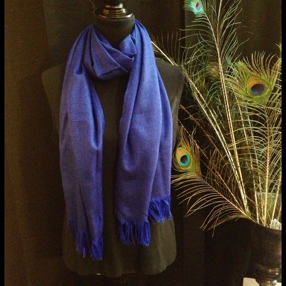 ‼️LAST CHANCE‼️ Blue Pashmina Style Scarf