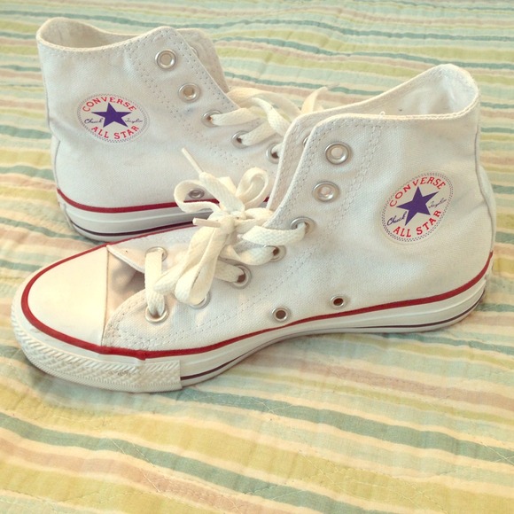 White hightop Converse👟