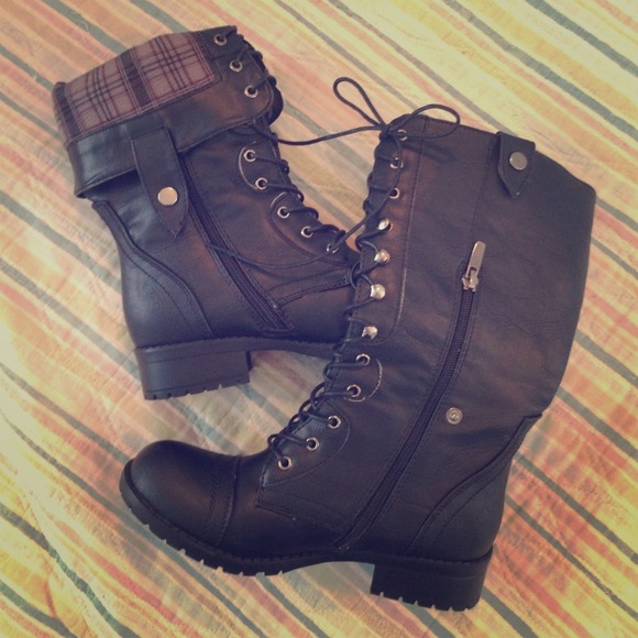 Black combat boots👢