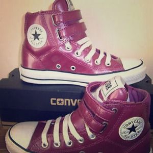 SOLD! 💜 Violet Double Strap Converse 💜