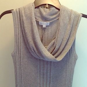 NWT. Sleeveless Silver Tank