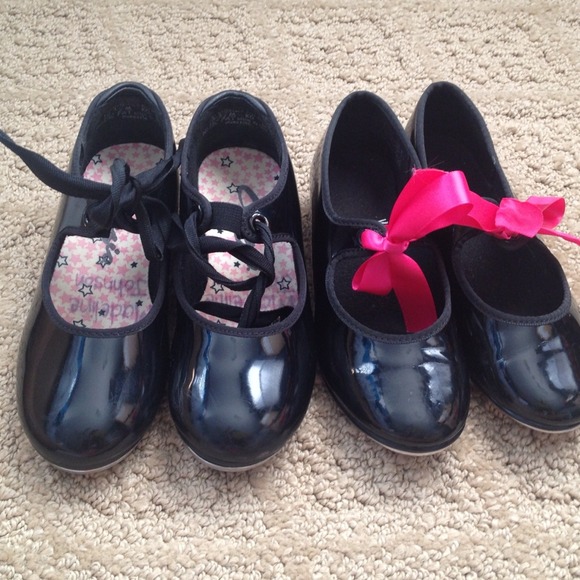 🚩SOLD Two size 10 & 10 1/2 girls black tap shoes