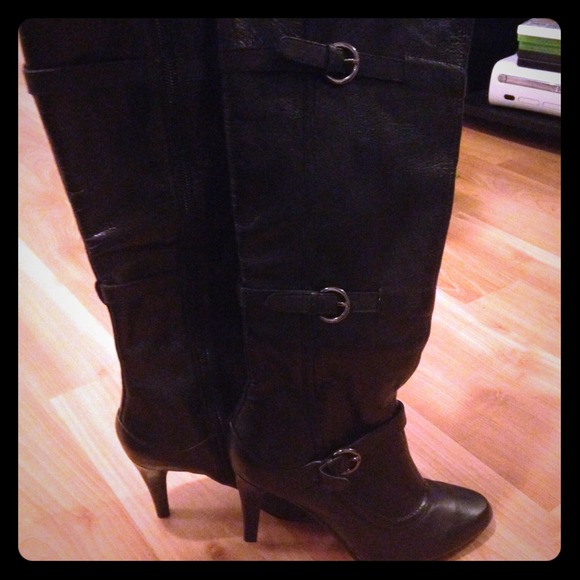 Cute black boots