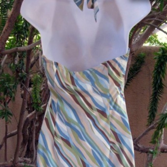 Knee length BCBG halter dress - Picture 3 of 4