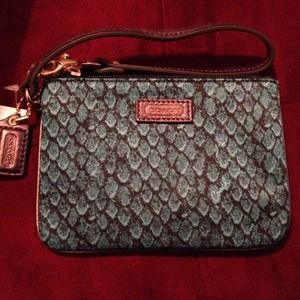 👑 Coach Snake Taylor Wristlet 👑
