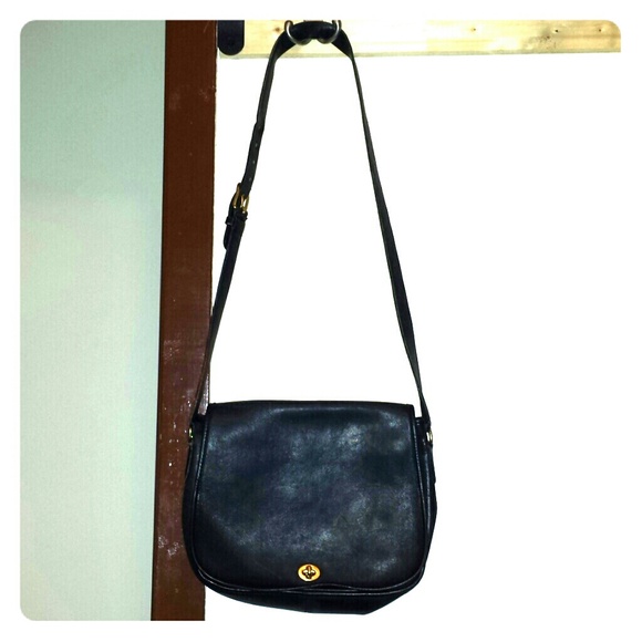 Vintage Coach Black Leather Cross body Bag