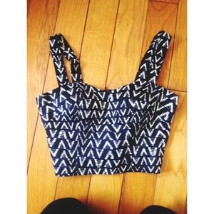 Black and white patterned crop top