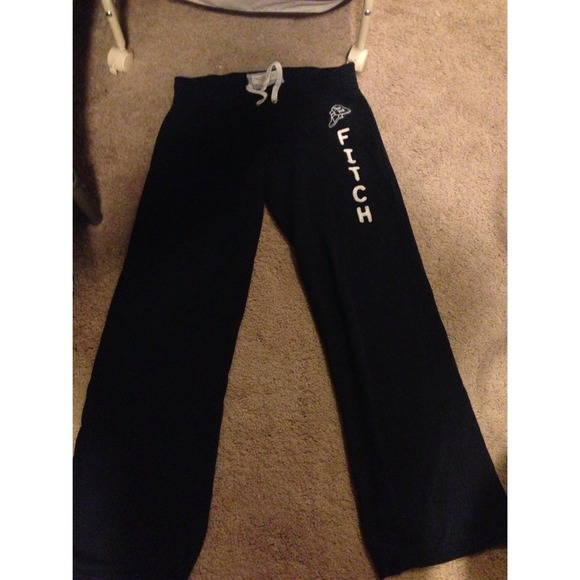 🚫 Abercrombie & Fitch Sweats SOLD - Picture 2 of 3