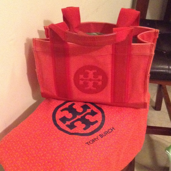 **PRICE BREAK**AUTHENTIC CORAL TORY BURCH BAG