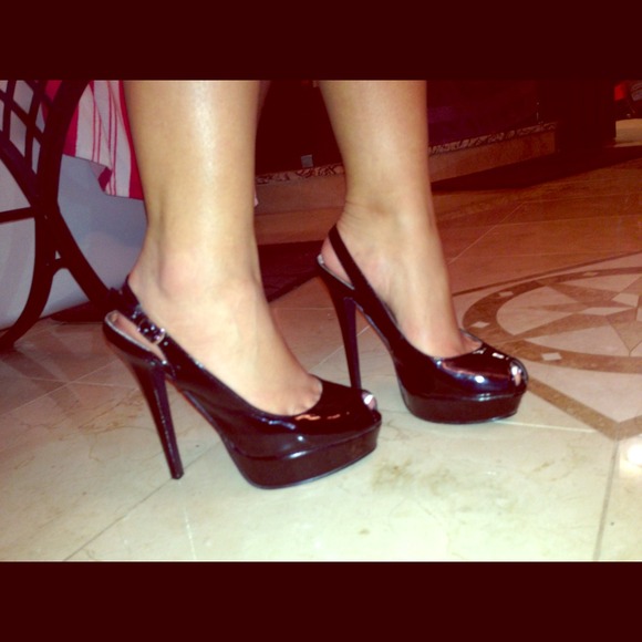 Black sexy peep toe pumps 👠