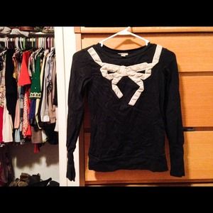 ✂️ Price Cut ✂️Bow sweater