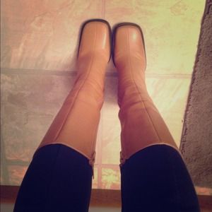 Nine West tan leather boots size 5.5