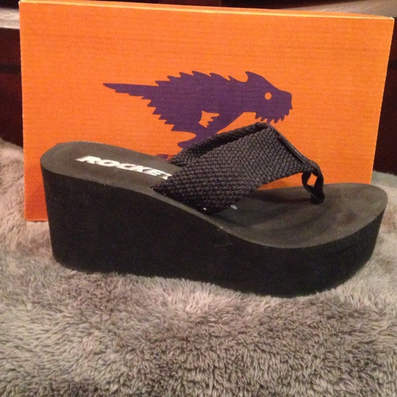 Rocket Dog black flip flop