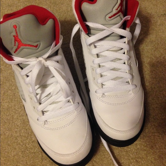 Fire red 5's 10/10 condition GS - Picture 3 of 4